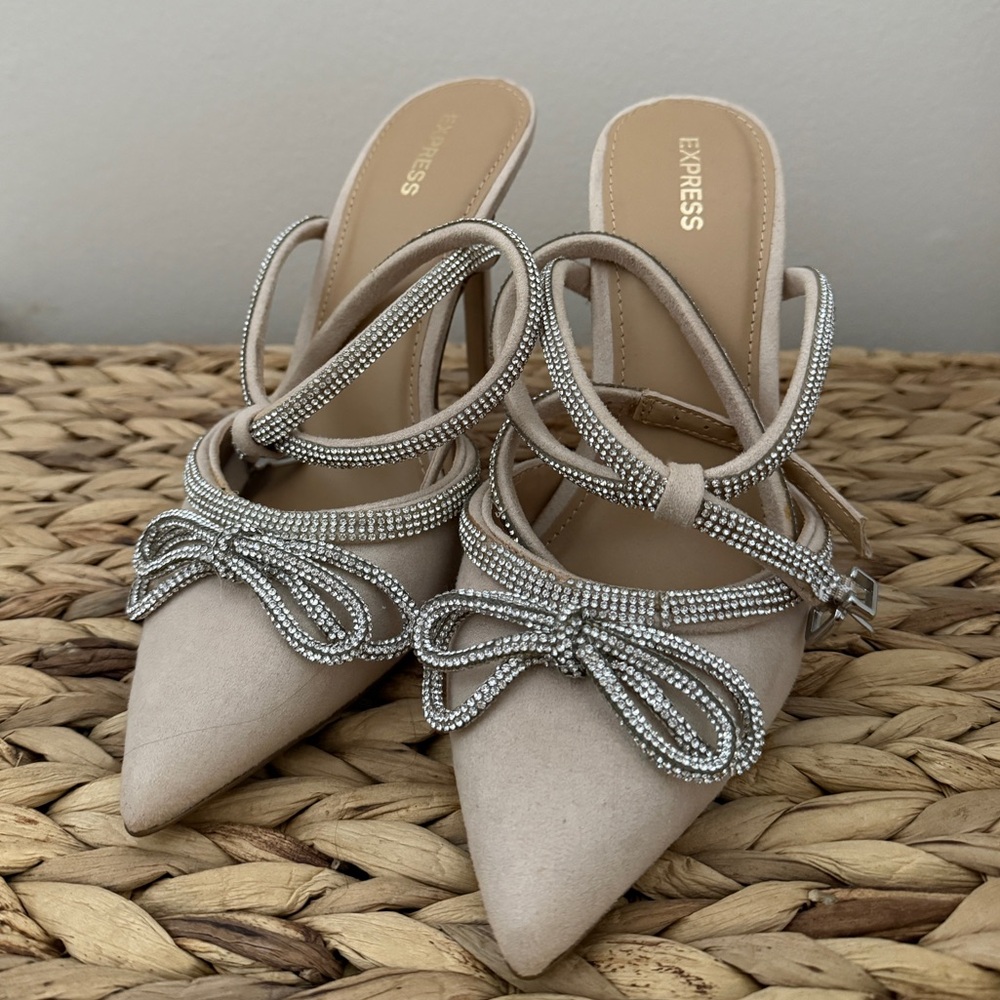 Express suede rhinestone bow strappy heels size 10